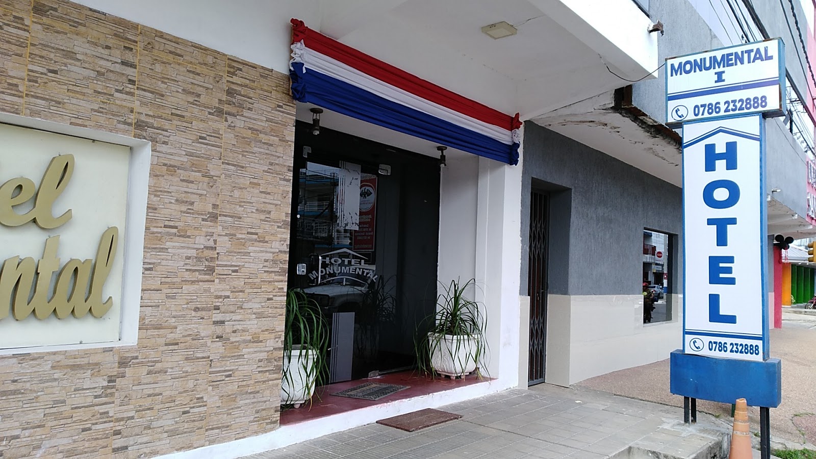 Portada HOTEL MONUMENTAL I